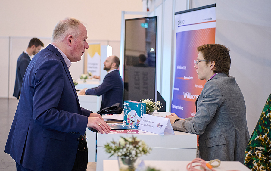 Pop-Up-Stand an einem Forum